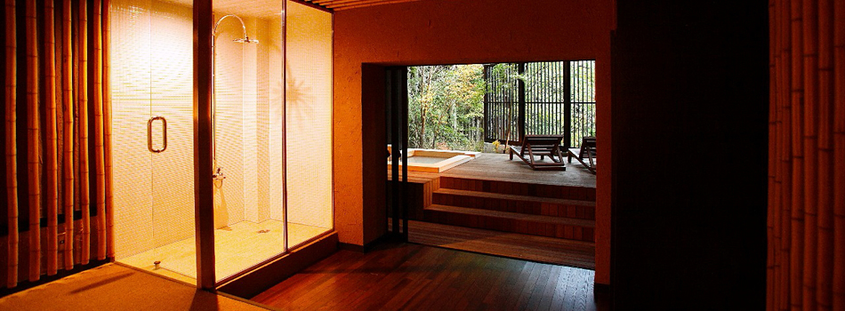 露天風呂付き客室に泊まる